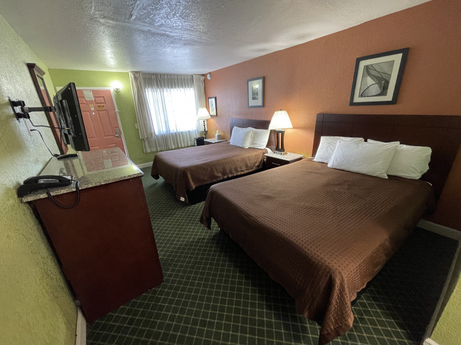 Comfortable Hotel Rooms in Santa Cruz Fireside Inn Santa Cruz